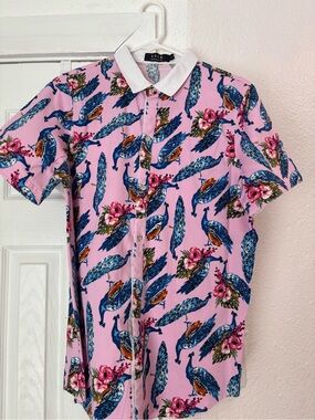 Men’s, size large, Pink Peacock Print Short-Sleeve Button-Down Shirt